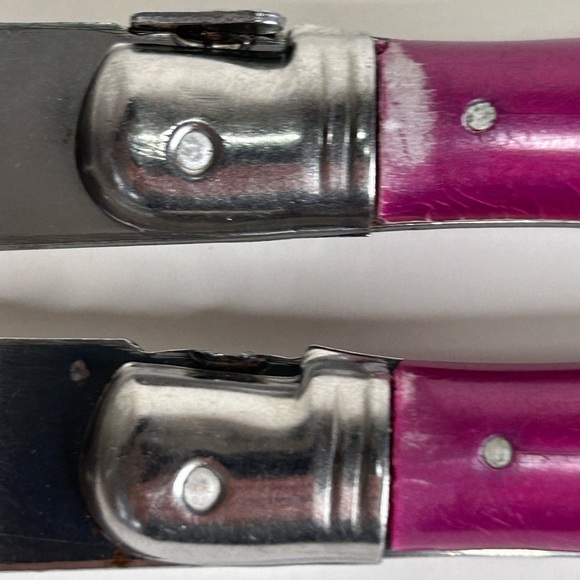 Set 2 Vtg Laguiole Steak Knives Bee Emblem  Inox France Pink Handle Read - Picture 2 of 12